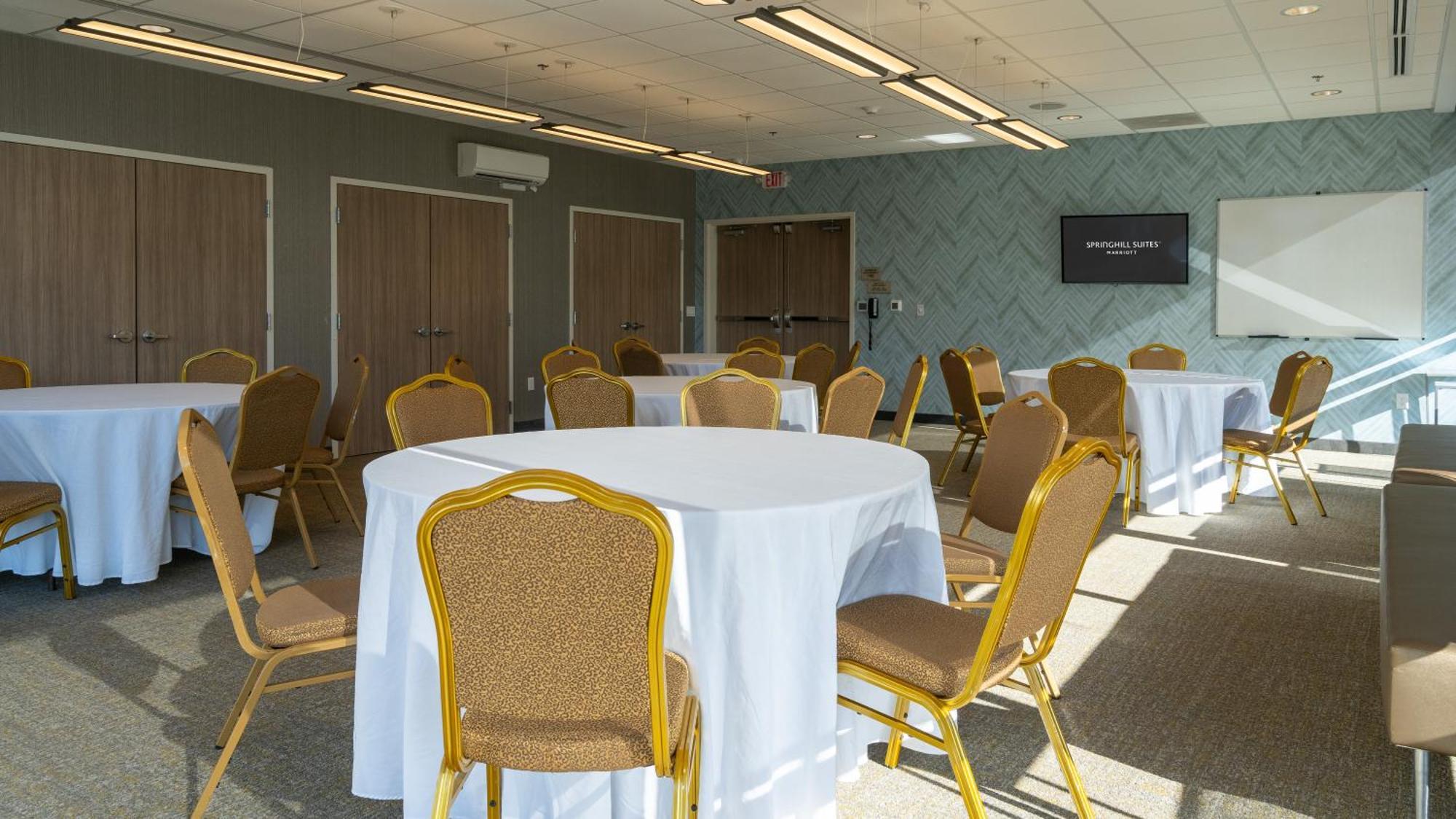 Springhill Suites By Marriott Woodbridge Buitenkant foto